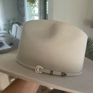 BEST OFFER on this NEW never worn brand new stetson men’s cowboy hat